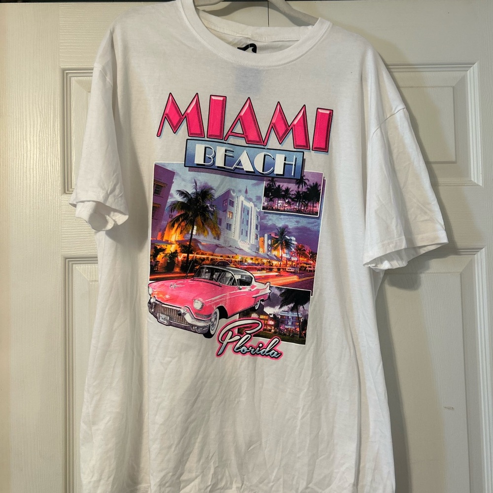 Surf Style White and Pink Short Sleeve Tee